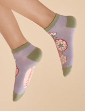 Load image into Gallery viewer, Lilac Paisley Trainer sock~Powder