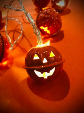 Load image into Gallery viewer, Light Up Metal Pumpkin Garland.  Batteries Required
