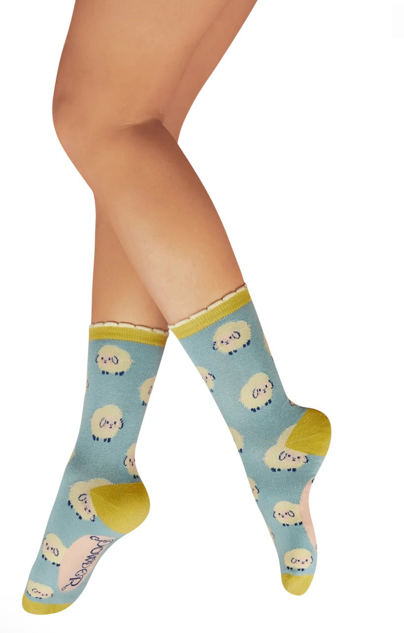LADIES' ANKLE SOCKS - MARSHMALLOW SHEEP - ICE BLUE