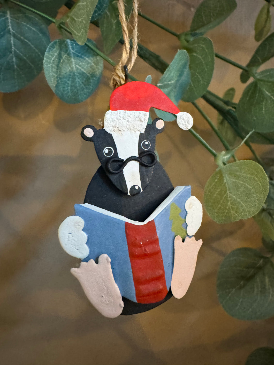 Badger Reading Hanger Decoration