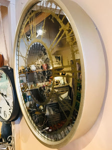Mirror Clock with Moving Mechanism