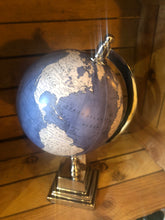 Load image into Gallery viewer, Blue 6&#39; Globe with Square Crome Base
